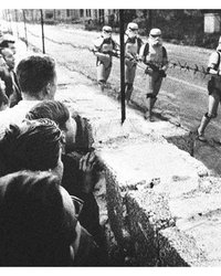 <p>Штурмовики за Берлинской стеной, 1961</p>