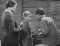 Кадр Юные партизаны