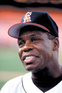 Кадр Ангелы у кромки поля