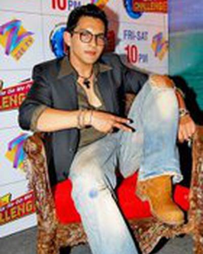 Адитья Нарайан фото