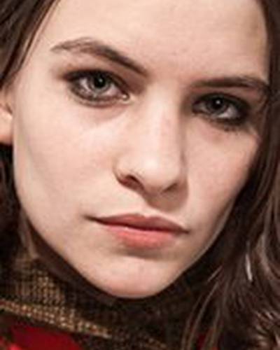 Коко Самнер фото