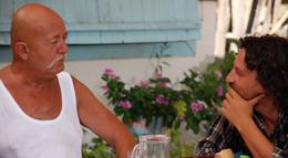 Кадр из фильма "Выброшенный на берег моря" - 2