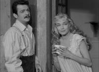 Кадр Золотая каска