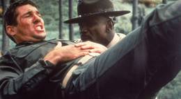 Кадр из фильма "Офицер и джентльмен" - 2