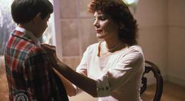 Кадр из фильма "Леди в белом" - 2