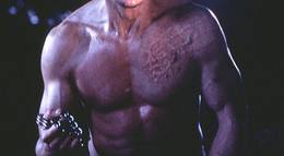 Кадр из фильма "Зловещая луна" - 1