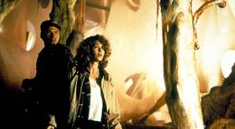 Кадр из фильма "Кукловоды" - 1