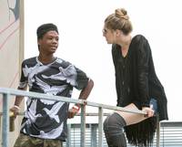 Кадр Красные браслеты 