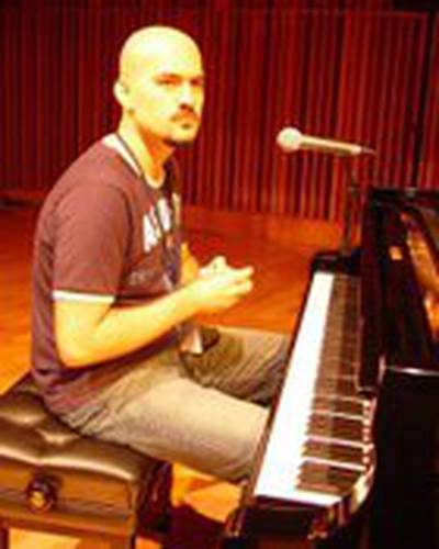 Тойгар Исикли фото