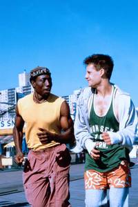 Кадр Улицы из золота