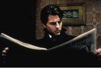 Кадр С широко закрытыми глазами