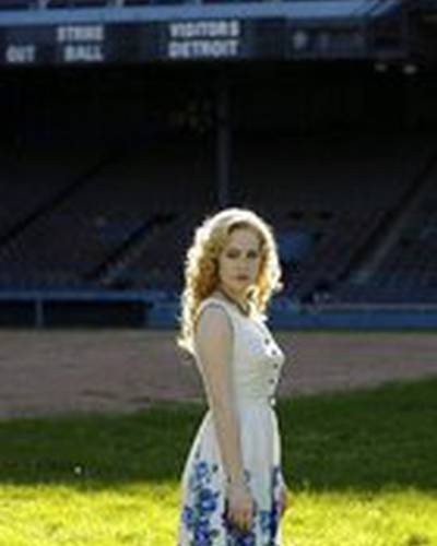 Шарлотта Салливан фото