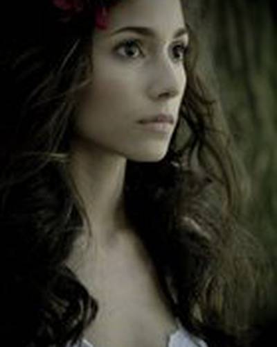 Поли Рохас фото