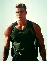 Кадр Разборки в маленьком Токио