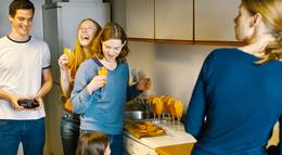 Кадр из фильма "Странный маленький кот" - 1