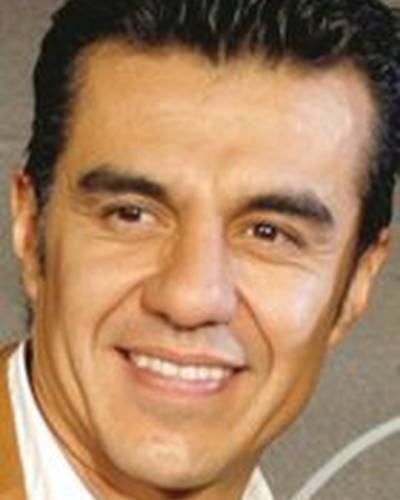 Адриан Урибе фото