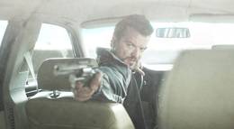 Кадр из фильма "Шальные деньги" - 2