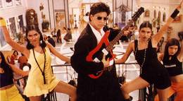 Кадр из фильма "Бадшах" - 1