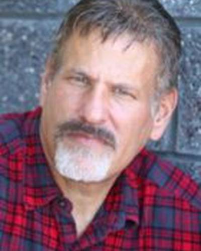 Майкл Брюс фото