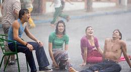 Кадр из фильма "Летний дождь" - 1