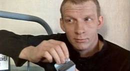 Кадр из фильма "Опасные друзья" - 1