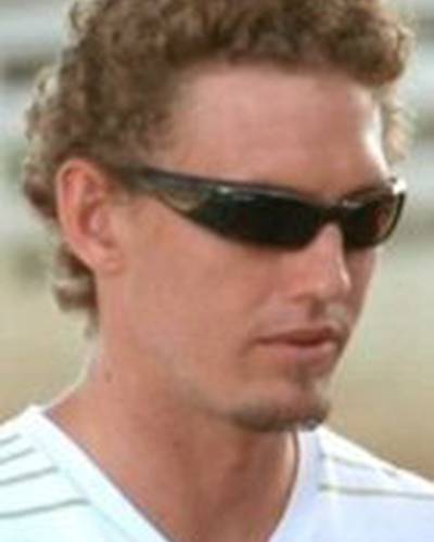 Финн Армстронг фото