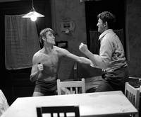 Кадр Любовь между каплями дождя