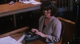 Кадр из фильма "С пистолетом наголо" - 2