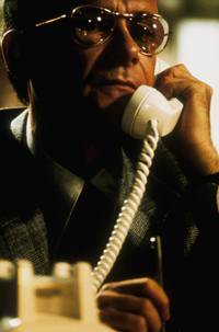 Кадр Человек, который упал на Землю