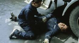 Кадр из фильма "Тени в раю" - 1