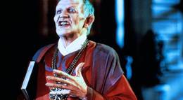 Кадр из фильма "Эльвира: Повелительница тьмы" - 1