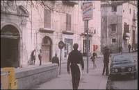 Кадр Человек на коленях