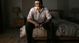 Кадр из фильма "Служители" - 2