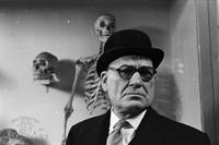 Кадр Белый автобус