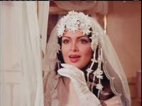 Кадр Амар,  Акбар, Антони