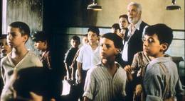 Кадр из фильма "Хребет дьявола" - 1