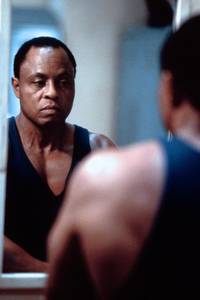 Кадр Незаконное вторжение