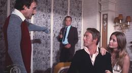 Кадр из фильма "Возвращение Розовой пантеры" - 1