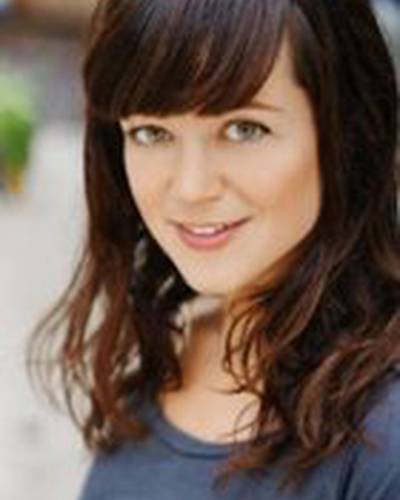 Кэти Холлэнд фото