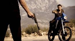 Кадр из фильма "Все в порядке, мама!" - 2