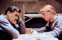 Кадр Просто маскировка