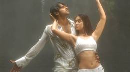 Кадр из фильма "Мунна" - 1