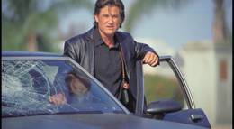 Кадр из фильма "Проклятый сезон" - 2