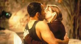 Кадр из фильма "Дороже рубинов" - 2