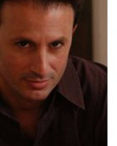 Джулиан Флинн фото