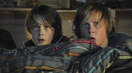 Кадр из фильма "Супербрат" - 2