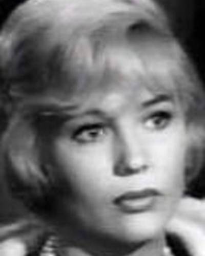 Джоан Стейли фото