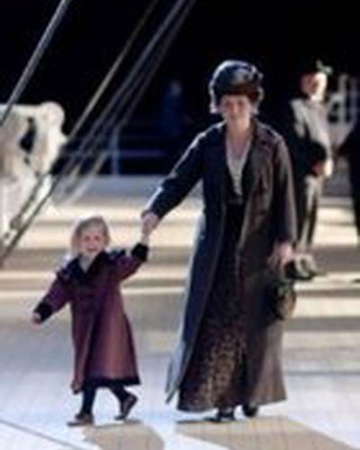 Оливия Дарнли фото