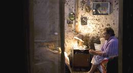 Кадр из фильма "Сирота" - 2