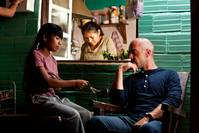 Кадр Они продают даже дождь